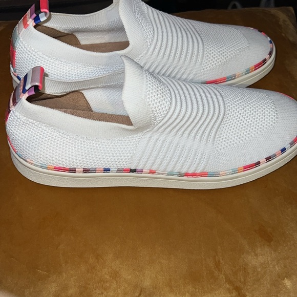 LifeStride Soft System-slip on sneakers. White with colored accents. CUTE! - Picture 2 of 4